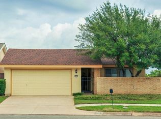 2011 Oakwood Ln, Arlington, TX 76012