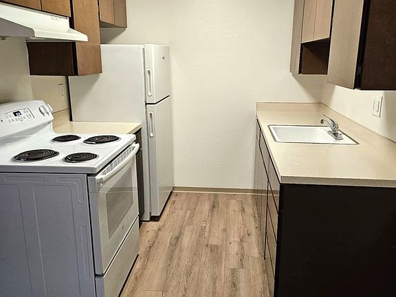 3rd image of 408 N M St #1B-1Ba-700Sqft