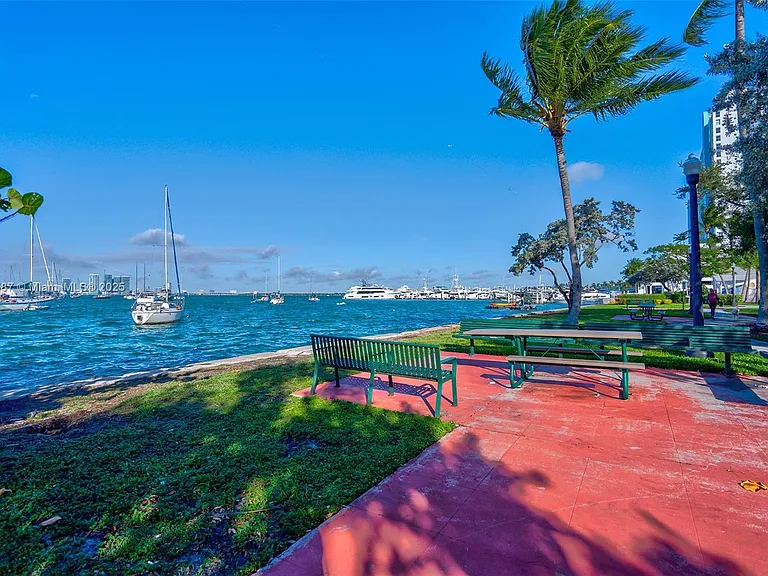 1701 Sunset Harbour Dr #L-507 — Photo 21