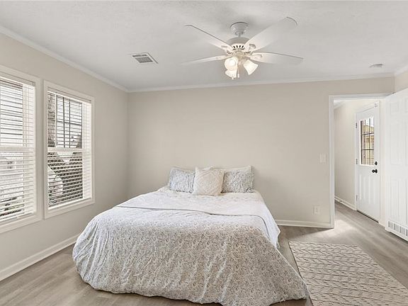3rd image of 2519 Freret St
