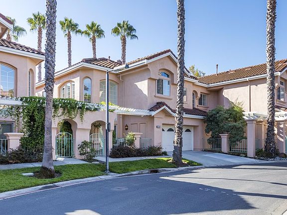 3rd image of 2116 Vizcaya Way