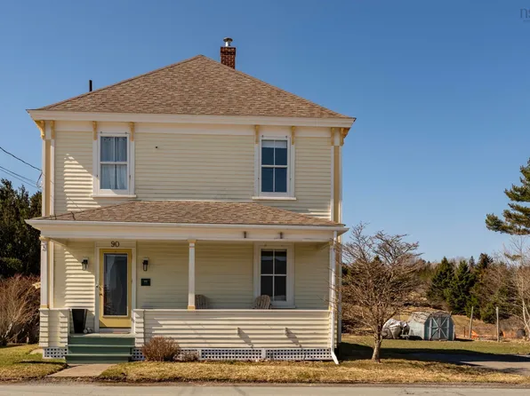 90 Tannery Rd, Lunenburg, NS B0J 2C0