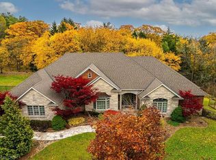 27 Sun Ave, Hamilton, ON L9H5A6