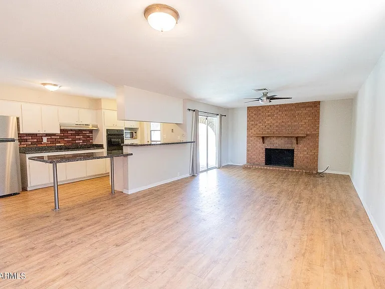 1504 E Palmcroft Dr — Photo 8