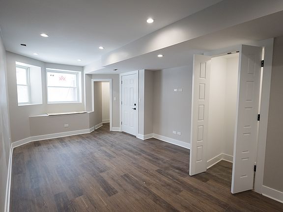 3rd image of 3942 W Cornelia Ave APT 1