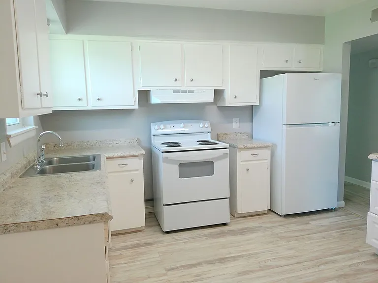 4318 Belfast Dr — Photo 5