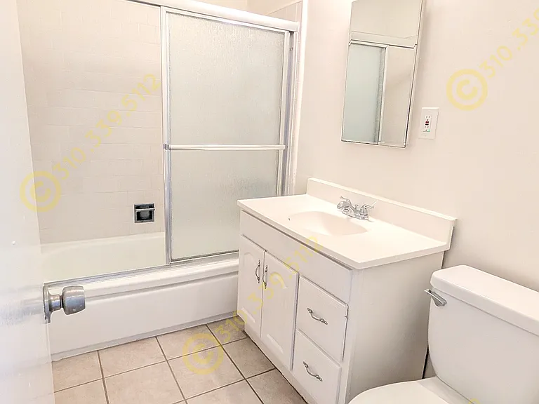 1420 Barry Ave #4 — Photo 7