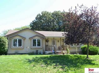 9607 Rock Creek Rd, Plattsmouth, NE 68048
