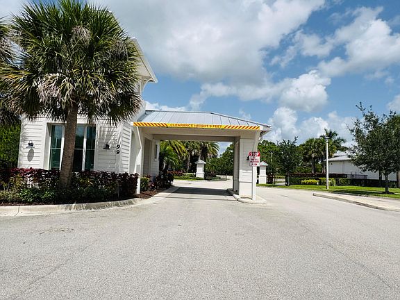 3rd image of 163 SW Pomeroy Street