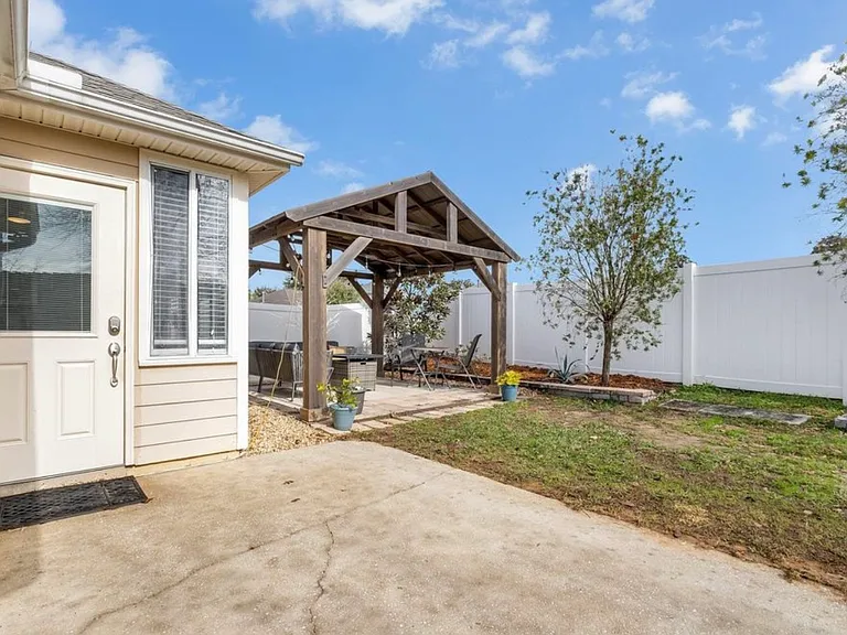 1142 Landings Loop — Photo 25