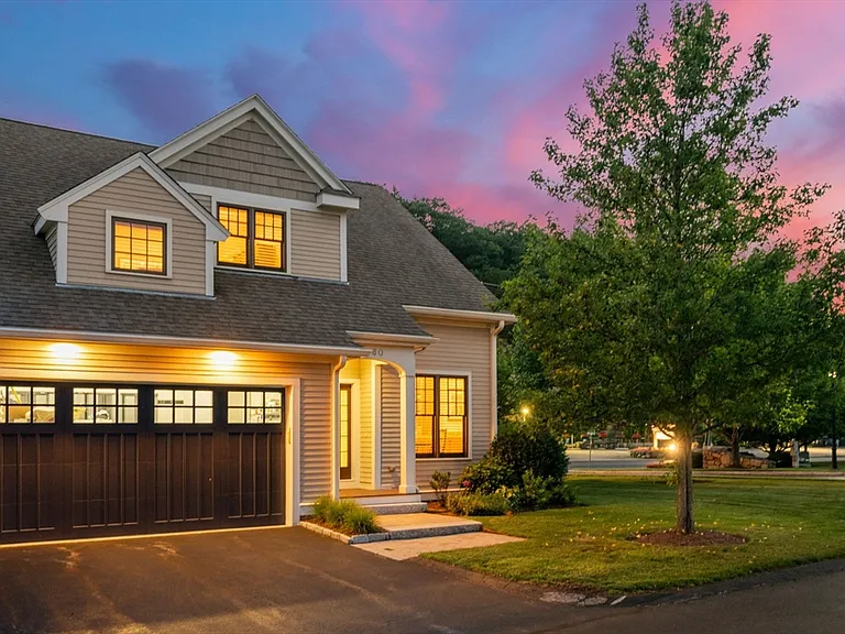 60 Graystone Cir #60 — Photo 1