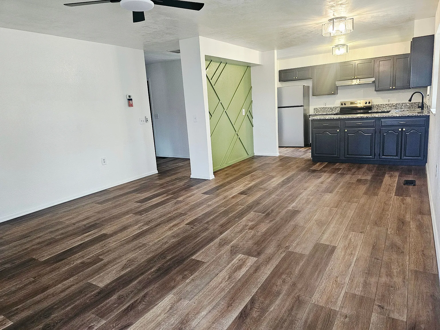 2 bed, 1.0 bath, $1,500 — Photo 4