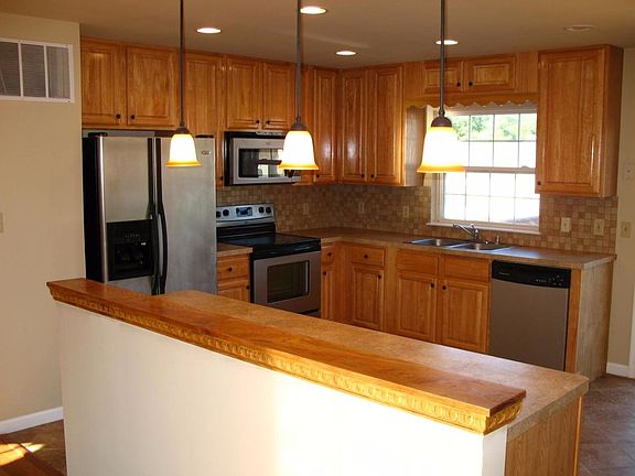 4th image of 151 Willamette Dr