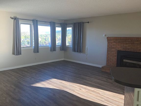 3rd image of 5 Valley View Dr #7