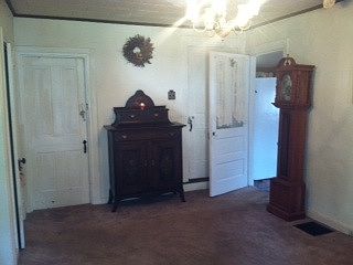 4th image of 32 Pine St