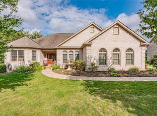 706 Forest Oaks Trl, North Huntingdon, PA 15642