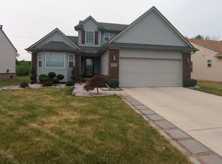 33225 Saddleback Dr, Romulus, MI 48174