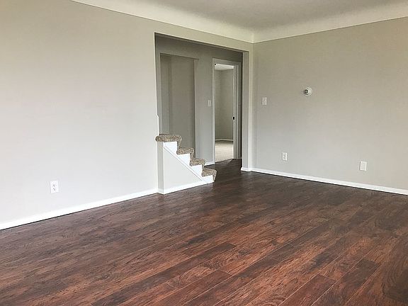 2nd image of 33224 Lake Shore Blvd