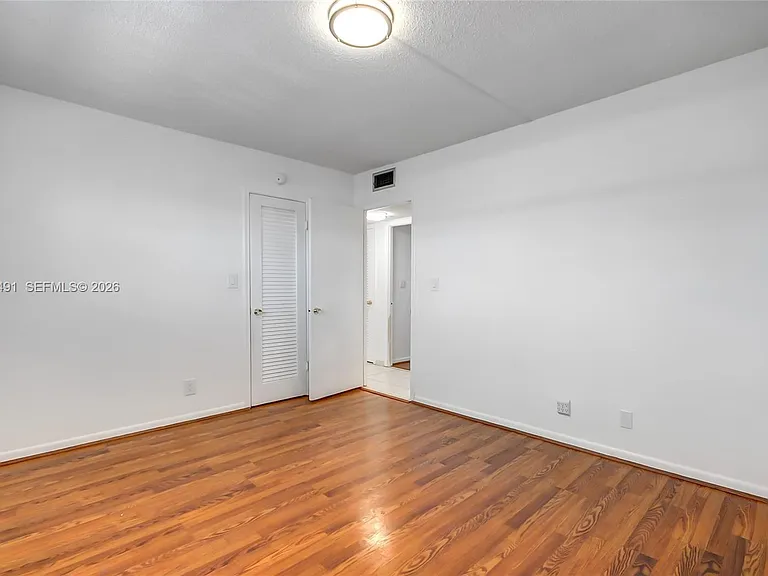 301 NE 14th Ave #702 — Photo 15