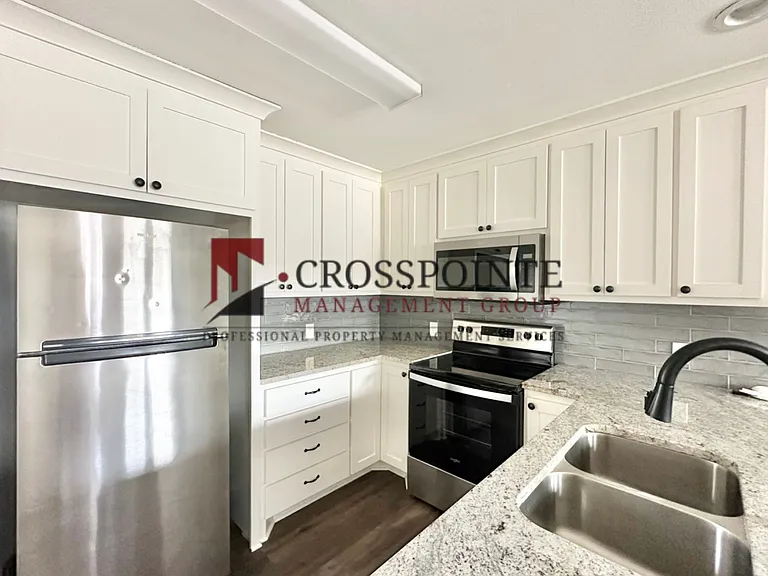 300 Pecan St — Photo 9