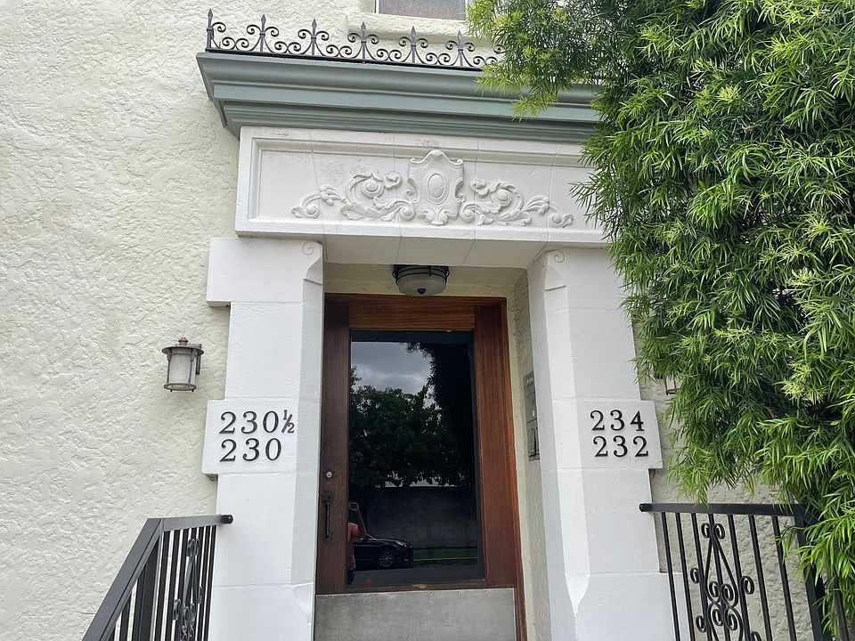 Entrance to quadruplex.