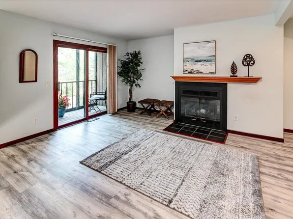 139 Ponwood Cir, Madison, WI 53717