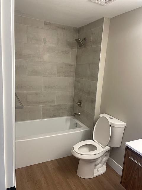 1st image of 2174 Forest Ave