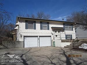 5th image of 8824 W 88th St