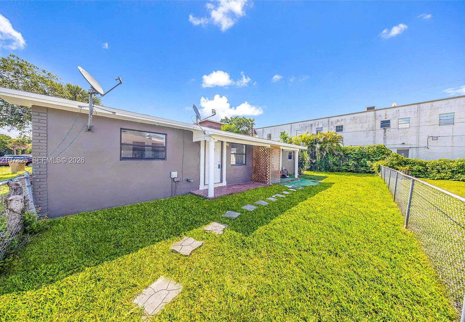 Davie Heights — Photo 4