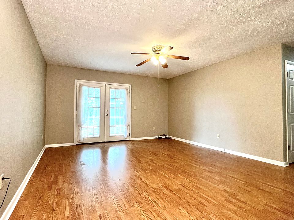 1st image of 343 Oak Meadow Dr