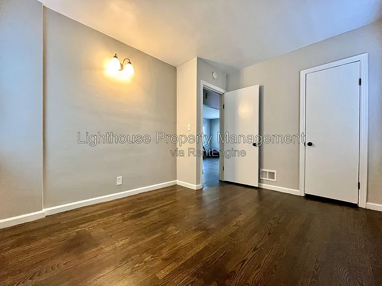 809 Eastern Ave NE — Photo 7