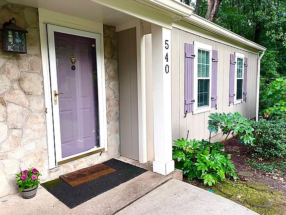 2nd image of 540 Country Glen Ct