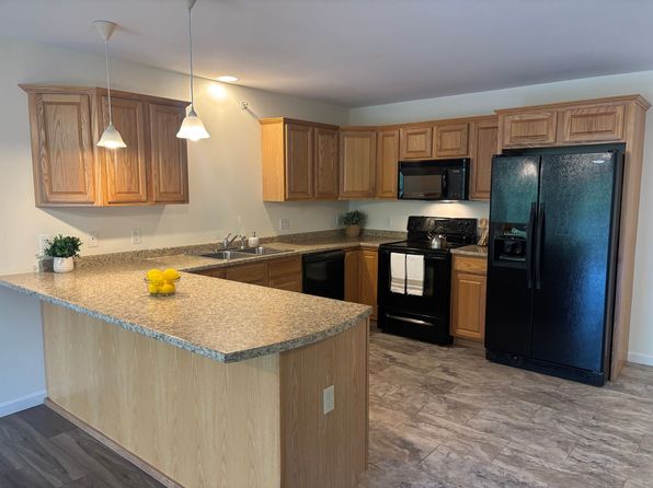 4 Commonwealth Dr #104