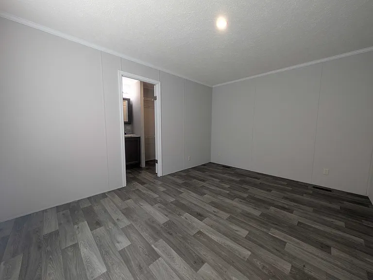 38000 Le Chateau Blvd #147 — Photo 10