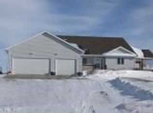 10931 Lilly Dr, Bismarck, ND 58503
