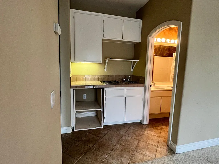 1540 Hillsborough St #1 — Photo 15