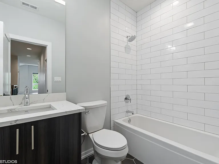 4943 S Saint Lawrence Ave #3 — Photo 7
