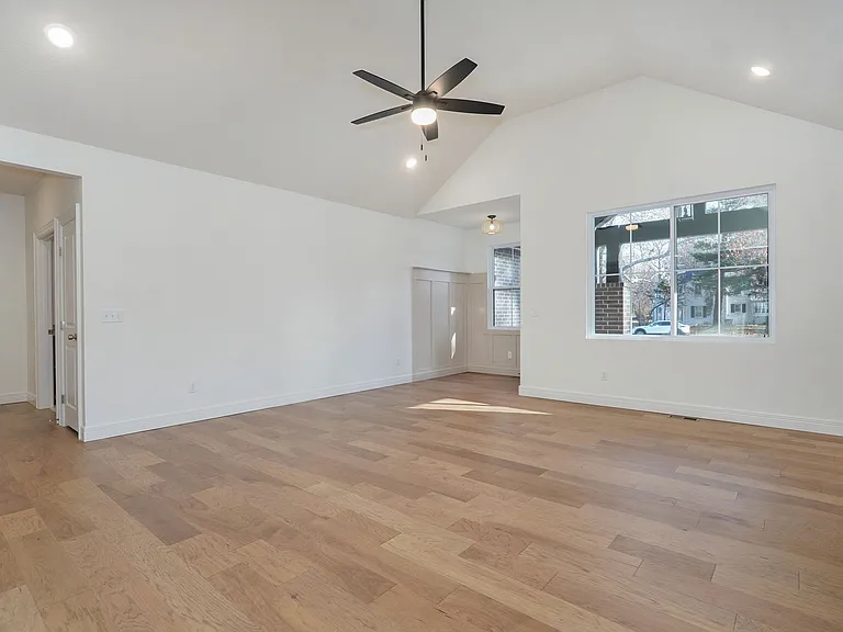 1111 S National Ave — Photo 15