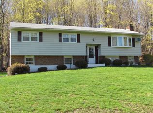 14 Woods Dr, Clinton Corners, NY 12514