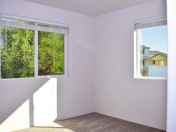 1981 Sky Park Dr, Medford, OR 97504