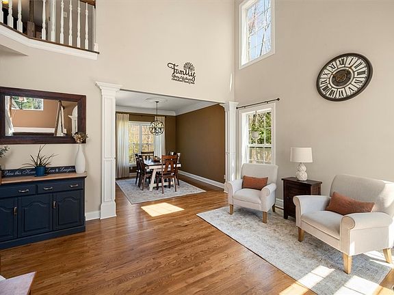 3rd image of 5118 Forest Ridge Dr