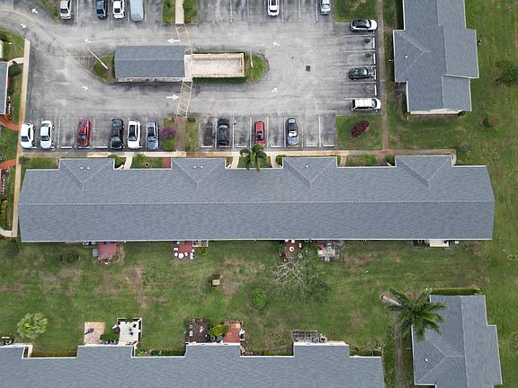 4th image of 2581 Barkley Drive W Apt D