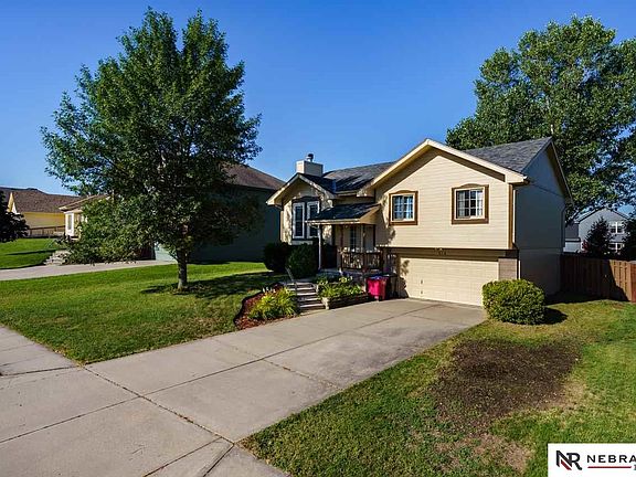 2nd image of 614 Diamond Ln