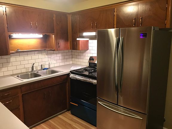 5th image of 1340 NW Hall Dr APT B