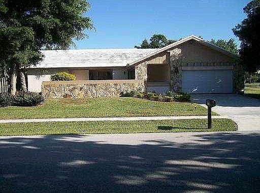 1st image of 3133 Lakeview Dr