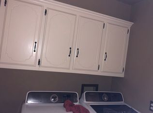 1305 W Cedarbrook Ln, Moore, OK 73170