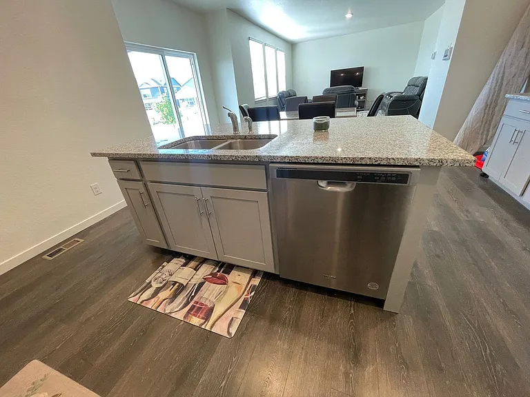 2224 Rosette Ln — Photo 6