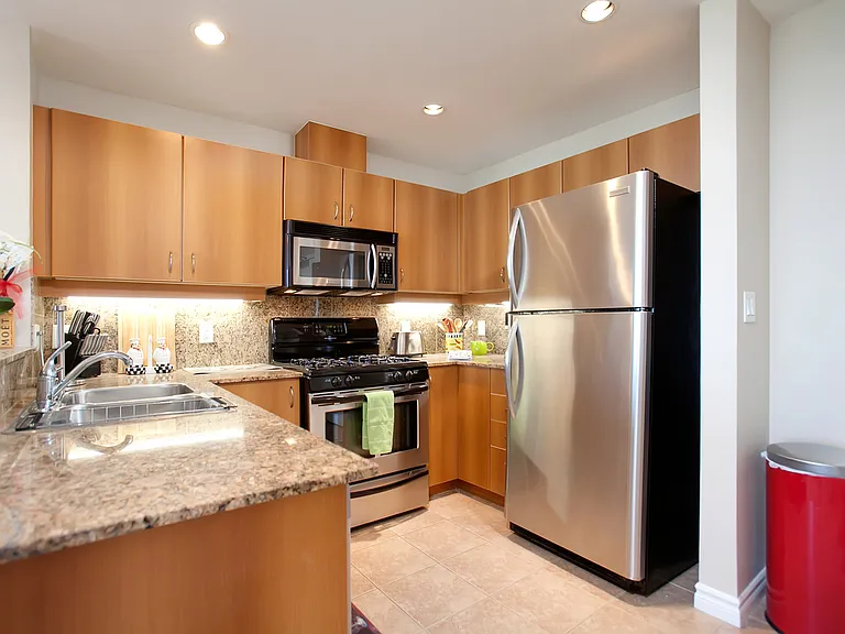 300 W Beech St #1807 — Photo 5