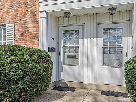 2nd image of 841 Clareridge Ln