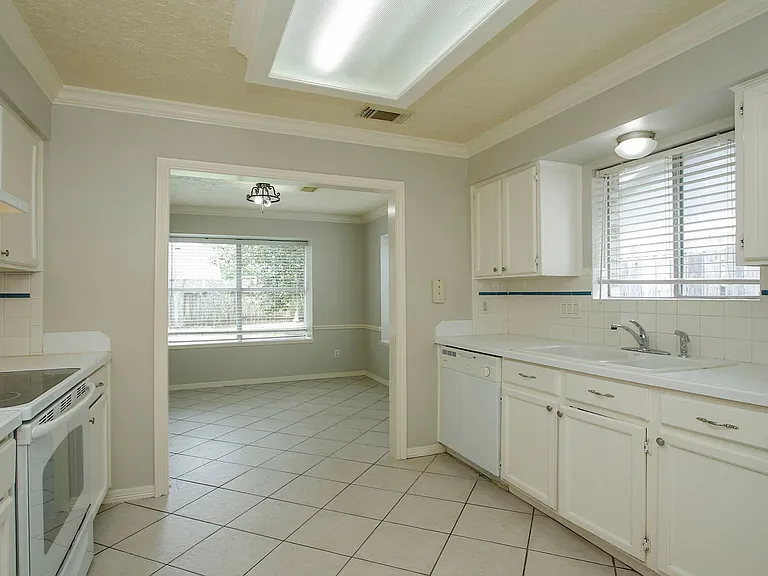 18531 Lippizaner Dr — Photo 13